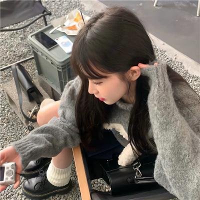 金牌客服董董恩
