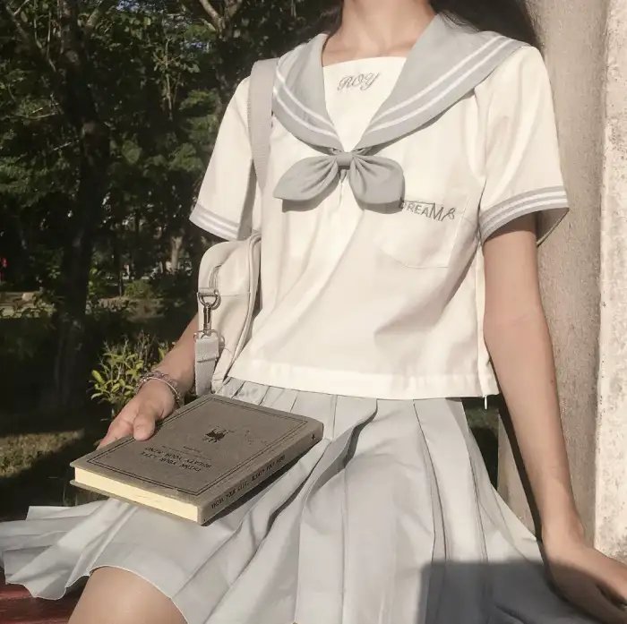 玉女撩春
